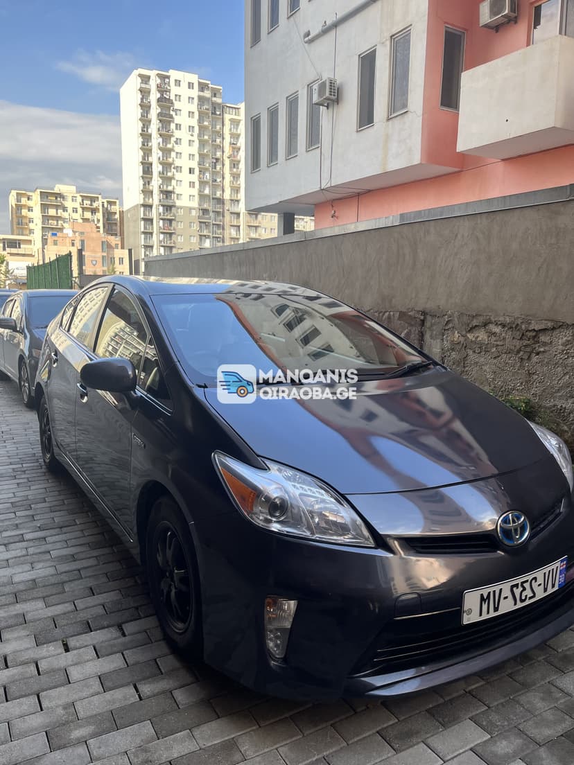 ქირავდება Toyota Prius 2014
